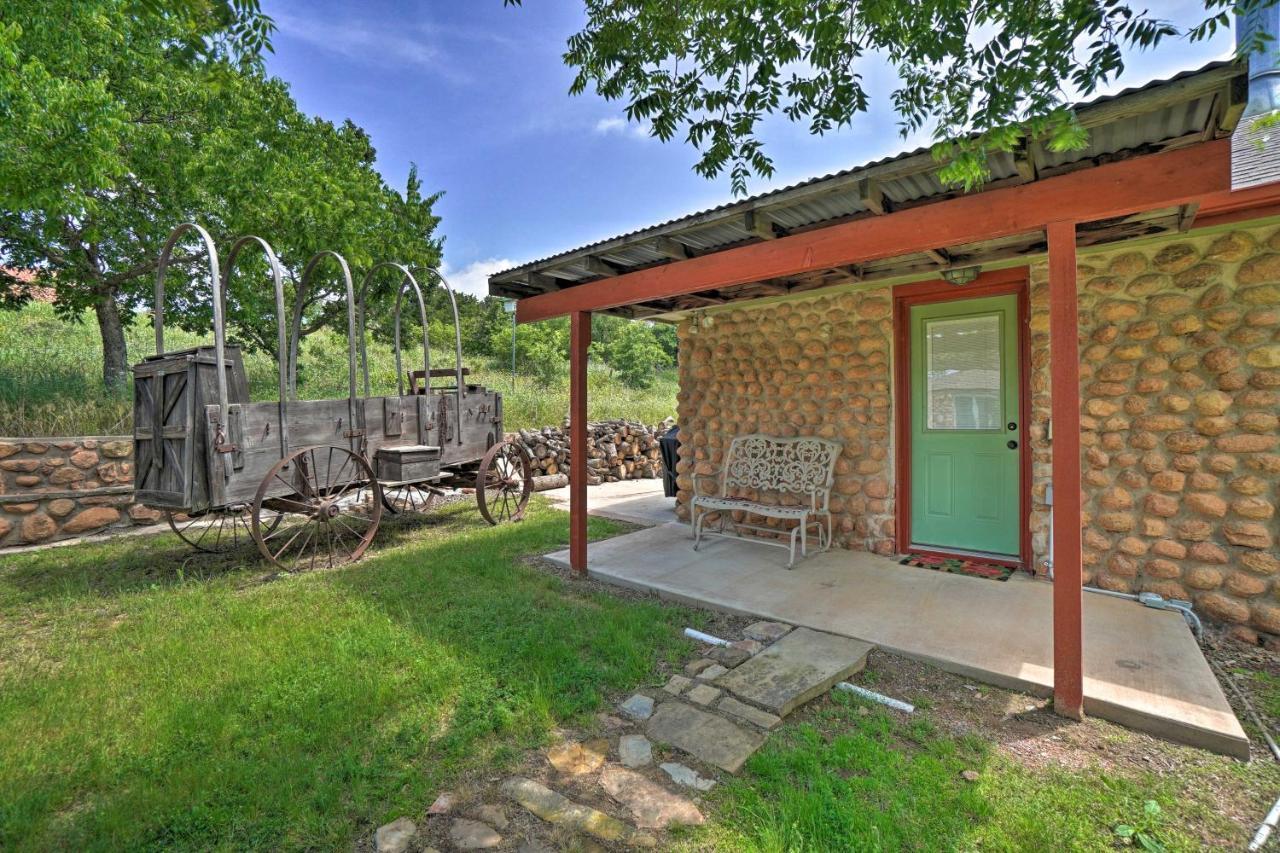 Charming Hilltop Cottage In Medicine Park! Eksteriør bilde